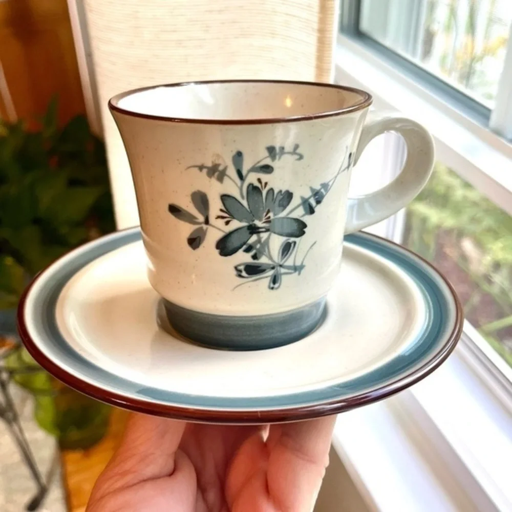 Noritake Pleasure Stoneware Tea Cups and Saucers Set of 4 Like New